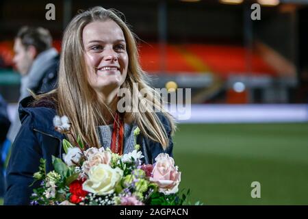 Volendam, Niederlande. 20 Dez, 2019. VOLENDAM, 20-12-2019, Kras Stadion Keuken Kampioen Divisie, niederländische Fußball, Saison 2019-2020, Debby Bont Handball Weltmeister Credit: Pro Schüsse/Alamy leben Nachrichten Stockfoto