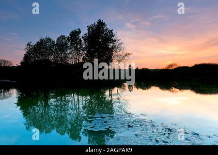 Sonnenuntergang über Crealy Park - Cornwall. Stockfoto