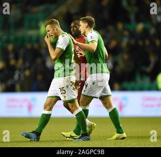 Easter Road Stadium. Edinburgh, Schottland, Großbritannien. 20 Dez, 2019. Schottische Premiership übereinstimmen. Hibernian vs Rangers Rote Karte für Hibs Ryan Porteous. (25). Quelle: Eric mccowat/Alamy leben Nachrichten Stockfoto