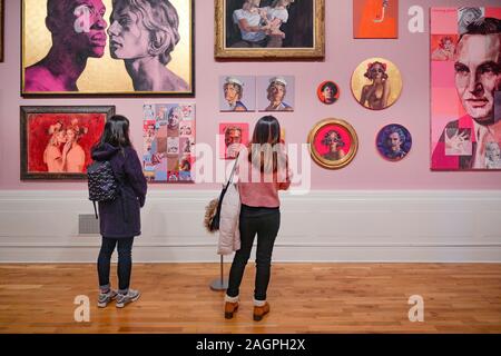 Blick: eine Retrospektive von Porträts von Lorna kann Wadsworth, Museen Sheffield: Graves Gallery, Sheffield, Yorkshire, England, Großbritannien Stockfoto