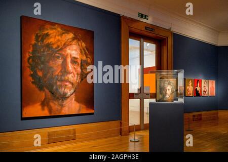 Blick: eine Retrospektive von Porträts von Lorna kann Wadsworth, Museen Sheffield: Graves Gallery, Sheffield, Yorkshire, England, Großbritannien Stockfoto