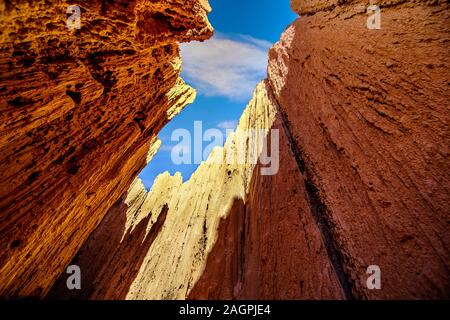 Die dramatische und einzigartigen Mustern von Slot Canyons und Hoodoos des weichen vulkanischen Bentonit Clay in Cathedral Grove Nationalpark in der Wüste von Nevada US Stockfoto