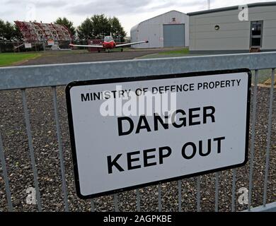 UK Britische Verteidigungsministerium Eigentum, verboten, offiziellen Geheimnisse handeln, MOD Zeichen Stockfoto