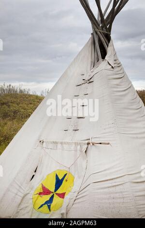 Northern Plains Tipi im Wanuskewan Heritage Park Interpretive Centre in Saskatchewan, Kanada Stockfoto