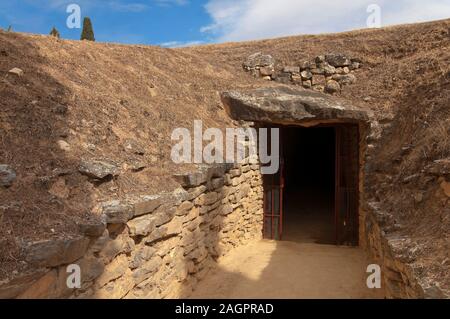 Dolmen El Romeral (1800 v. Chr.), Antequera, Provinz Malaga, Andalusien, Spanien, Europa. Stockfoto