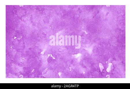 Die lila Aquarell Tinte Flecken sich auf weißem Papier Hintergrund isoliert. Von Hand mit mehreren chaotischen Pinselstriche gemalt. Stockfoto