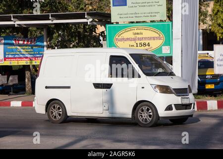 Chiangmai, Thailand - 14. Dezember 2019: Mini privaten Van, Verlassen Yo Yo van. Ware aus China. Stockfoto