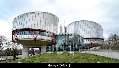 Straßburg, Paris/Frankreich - 14. Dezember, 2019: Blick auf den Europäischen Gerichtshof für Menschenrechte in Straßburg Stockfoto