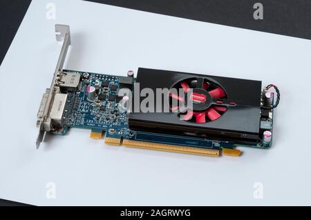 ATI Radeon 1 GB7570 16-pin-PCI-Grafikkarte. Stockfoto