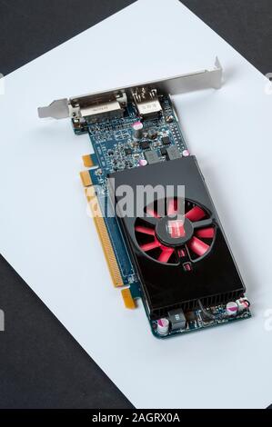 ATI Radeon 1 GB7570 16-pin-PCI-Grafikkarte. Stockfoto