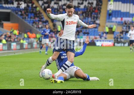 CARDIFF, WALES - Dezember 21 ST Alan Browne von Preston North End bricht durch die Cardiff Verteidigung während der Sky Bet Championship Match zwischen Cardiff City und Preston North End an der Cardiff City Stadium, Cardiff am Samstag, den 21. Dezember 2019. (Credit: Jeff Thomas | MI Nachrichten) das Fotografieren dürfen nur für Zeitung und/oder Zeitschrift redaktionelle Zwecke verwendet werden, eine Lizenz für die gewerbliche Nutzung Kreditkarte erforderlich: MI Nachrichten & Sport/Alamy leben Nachrichten Stockfoto