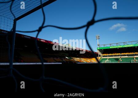 Norwich, UK. 21 Dez, 2019. Fußball der englischen Premier League, Norwich versus Wolverhampton Wanderers; Allgemeine Ansicht von Carrow Road - Streng redaktionelle Verwendung. Keine Verwendung mit nicht autorisierten Audio-, Video-, Daten-, Spielpläne, Verein/liga Logos oder "live" Dienstleistungen. On-line-in-Match mit 120 Bildern beschränkt, kein Video-Emulation. Keine Verwendung in Wetten, Spiele oder einzelne Verein/Liga/player Publikationen Quelle: Aktion Plus Sport Bilder/Alamy leben Nachrichten Stockfoto