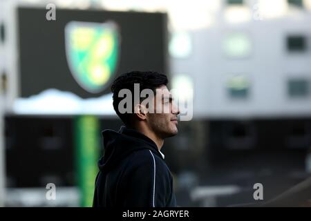 Norwich, UK. 21 Dez, 2019. Fußball der englischen Premier League, Norwich versus Wolverhampton Wanderers; Raul Jimenez von Wolverhampton Wanderers kommt an Carrow Road - Streng redaktionelle Verwendung. Keine Verwendung mit nicht autorisierten Audio-, Video-, Daten-, Spielpläne, Verein/liga Logos oder "live" Dienstleistungen. On-line-in-Match mit 120 Bildern beschränkt, kein Video-Emulation. Keine Verwendung in Wetten, Spiele oder einzelne Verein/Liga/player Publikationen Quelle: Aktion Plus Sport Bilder/Alamy leben Nachrichten Stockfoto