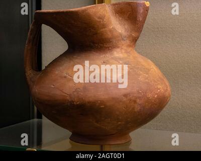 Jarra celtibera de tipo Oinochoe, siglos IV-I ein. C, Cerro de San Miguel, Ourense, Museo de la Romanización, Calahorra, La Rioja, Spanien, Europa. Stockfoto