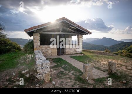 Ermita de San Lorenzo, Parque Natural de Valderejo, Municipio de Valdegovía, Alava, País Vasco, Spanien. Stockfoto