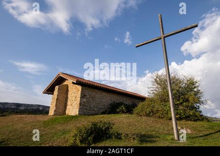 Ermita de San Lorenzo, Parque Natural de Valderejo, Municipio de Valdegovía, Alava, País Vasco, Spanien. Stockfoto