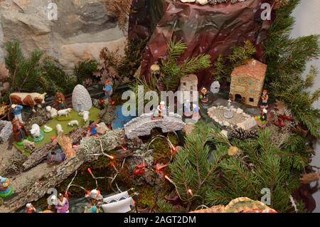 Zoom auf Weihnachten Weihnachten Figuren und Ornamente Stockfoto
