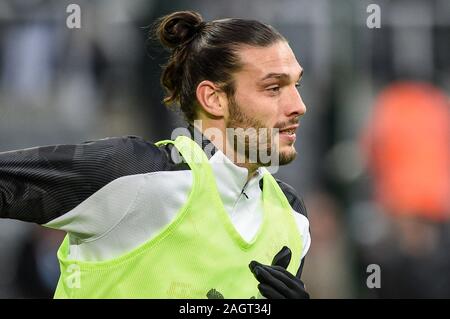 Newcastle, UK. 14 Dez, 2019. NEWCASTLE UPON TYNE, ENGLAND - 21. Dezember Andy Carroll (7) des Newcastle United während der Aufwärmphase vor dem Spiel in der Premier League Match zwischen Newcastle United und Crystal Palace der St. James's Park, Newcastle am Samstag, den 21. Dezember 2019. (Credit: Iam Brennen | MI Nachrichten) das Fotografieren dürfen nur für Zeitung und/oder Zeitschrift redaktionelle Zwecke verwendet werden, eine Lizenz für die gewerbliche Nutzung Kreditkarte erforderlich: MI Nachrichten & Sport/Alamy leben Nachrichten Stockfoto