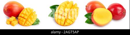 Mango Obst Hälfte mit Blättern und Schichten auf weißem Hintergrund schließen isoliert. Eingestellt oder Sammlung. Stockfoto