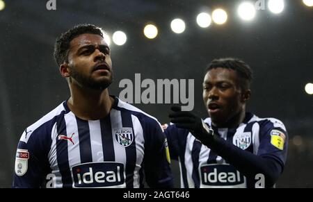 West Bromwich Albion Darnell Furlong feiert ersten Ziel seiner Seite des Spiels zählen während der Himmel Wette Championship Match in West Bromwich, West Bromwich. Stockfoto