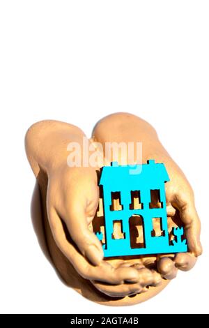 Ein paar hohle Hand halten und pflegen. Stockfoto