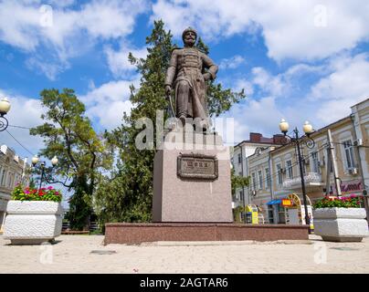 Asowschen Meer, Russland - Juli 27, 2019: Skulptur A.S. Sheina, die Stadt des Asowschen Meeres, Rostov Region Stockfoto