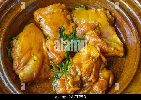 Marokkanische Gastronomie. Tajine Hähnchen, traditionelle Küche aus Marokko Stockfoto