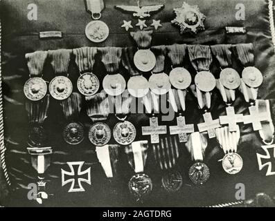 Sammlung von Medaillen Italienischer Offizier in der Armee, Flieger und faschistischen Politiker Ettore Muti, Rom, Italien 1940 s Stockfoto