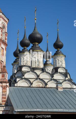 Frühling in Susdal. Susdal ist eine der Städte des Goldenen Ring von Russland. Stockfoto