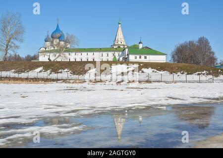 Frühling in Susdal. Susdal ist eine der Städte des Goldenen Ring von Russland. Stockfoto