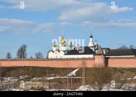 Frühling in Susdal. Susdal ist eine der Städte des Goldenen Ring von Russland. Stockfoto