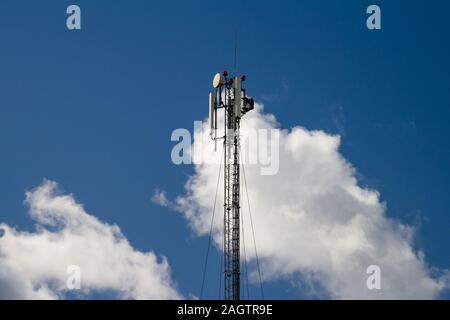 Der obere Rand der Zelle Telefon Tower. Stockfoto
