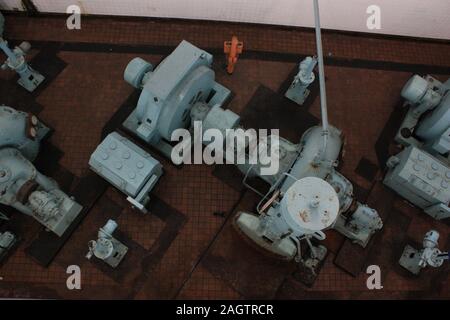 Das Pumpenhaus, das verwendet wurde, zu füllen und das Trockendock, die einst die berühmte Titanic untergebracht ist leer. Stockfoto