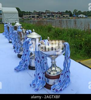 Becher & Pokale, nationalen Schulen Regatta, Dorney Lake, Eton College Rowing Center, Berkshire, England, SL4 Stockfoto