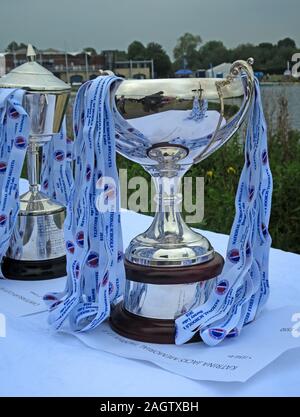 Becher & Pokale, nationalen Schulen Regatta, Dorney Lake, Eton College Rowing Center, Berkshire, England, SL4 Stockfoto