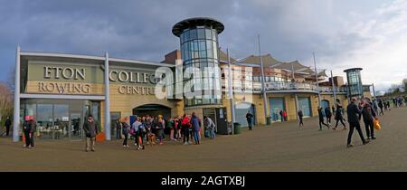 Weite Einstellung Hauptgebäude, nationalen Schulen Regatta, Dorney Lake, Eton College Rowing Center, Berkshire, England, SL4 6QP Stockfoto