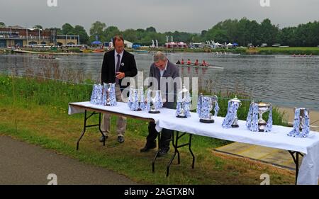 Becher & Pokale, nationalen Schulen Regatta, Dorney Lake, Eton College Rowing Center, Berkshire, England, SL4 Stockfoto