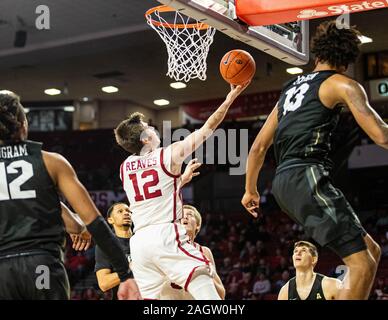 Norman, Oklahoma, USA. 21 Dez, 2019. Oklahoma Sooners guard Austin Reaves (12) mit einer aggressiven Reverse layup während des Spiels gegen die UCF Ritter am Samstag, 21. Dezember 2019 An der Lloyd Noble Center in Norman, Oklahoma. Credit: Nicholas Rutledge/ZUMA Draht/Alamy leben Nachrichten Stockfoto