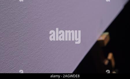 Artist kopist Farbe Marine mit Schiff im Ozean. Handwerker Dekorateur zeichnen wie Boot segeln am blauen Meer mit Acryl öl Farbe. Ziehen finger Pinsel Palette. Stockfoto