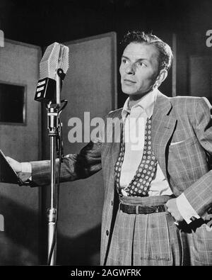 Portrait von Frank Sinatra, Liederkrantz Hall, New York, N.Y., Ca. 1947 Stockfoto