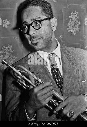 Portrait von Dizzy Gillespie, berühmten Tür, New York, N.Y., Ca. Juni 1946 Stockfoto