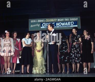 Portrait von Eddie Davis und Sherry Britton, Leon und Eddie's, New York, N.Y., Ca. Juli 1948 Stockfoto