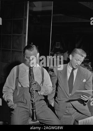 Portrait von Benny Goodman, 400 Restaurant, New York, N.Y., Ca. Juli 1946 Stockfoto