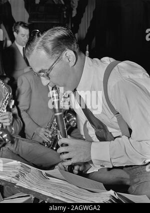 Portrait von Benny Goodman, 400 Restaurant, New York, N.Y., Ca. Juli 1946 Stockfoto