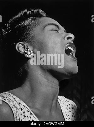 Portrait von Billie Holiday, Downbeat, New York, N.Y., Ca. Feb. 1947 Stockfoto