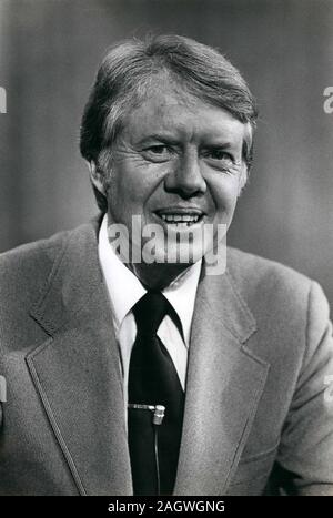 Jun 06, 1976 - New York, New York, USA - Demokratische Präsidentschaftskandidat Jimmy Carter lächelt während des Aufnehmens von "Fragen und Antworten" bei ABC Studios, New York. (Bild: © Keystone Presse Agentur/Keystone USA über ZUMAPRESS.com) Stockfoto