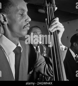 Portrait von Charlie Parker, Tommy Potter, drei Zweien, New York, N.Y., Ca. 12.08.1947 Stockfoto