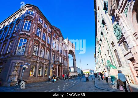 München, 2019: Germany-October der Odeonsplatz ist ein großer Platz im Zentrum von München, der sich im frühen 19. Jahrhundert entwickelt wurde. Stockfoto