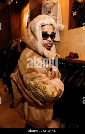 Sänger Raz B Portrait an der magic Fashion Show im Convention Center in Las Vegas, Nevada. Stockfoto