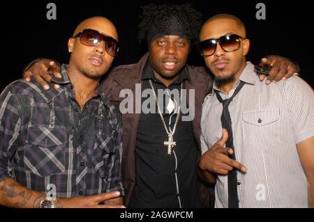 (L - R) Rapper reichen Rick, Sänger/Schauspieler Marques Houston und Produzent Noel 'Detail' Fisher auf Satz von Marques Houston 'Körper' Music Video am 1. Juli in Los Angeles, Kalifornien 2009. Stockfoto